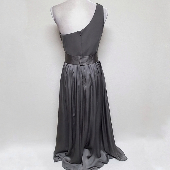 Vera Wang White Charcoal Satin Crepe One-Shoulder Belted Side Slit Formal Gown 8 - Picture 4 of 16